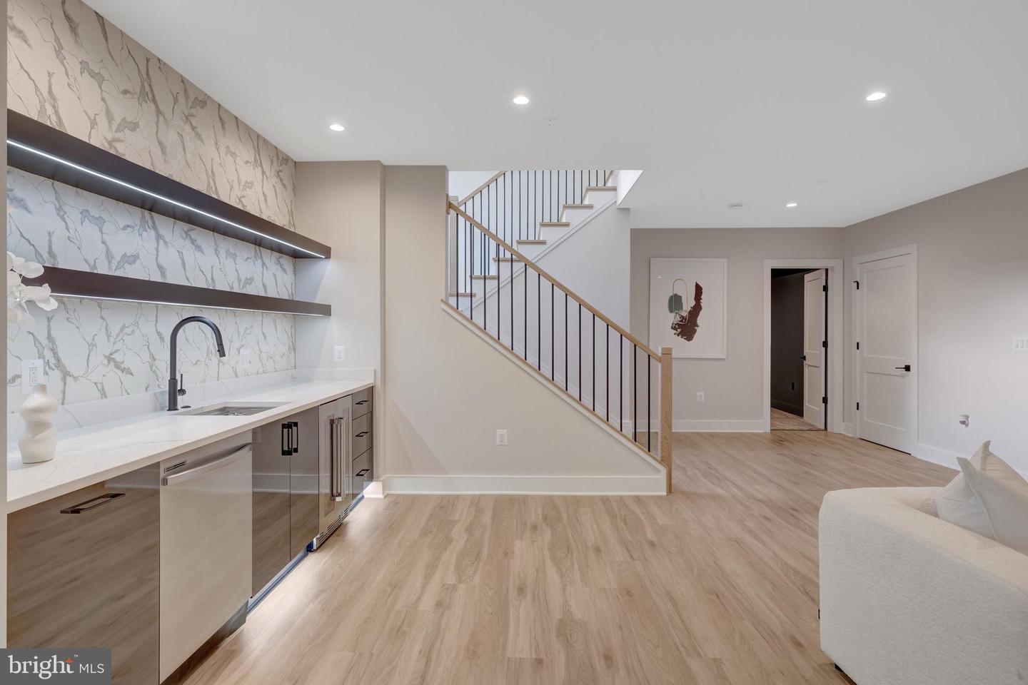 6514 BYRNES DR, MCLEAN, Virginia 22101, 6 Bedrooms Bedrooms, ,6 BathroomsBathrooms,Residential,For sale,6514 BYRNES DR,VAFX2283846 MLS # VAFX2283846 6514 BYRNES DR, MCLEAN, Virginia 22101, 6 Bedrooms Bedrooms, ,6 BathroomsBathrooms,Residential,For sale,6514 BYRNES DR,VAFX2283846 MLS # VAFX2283846