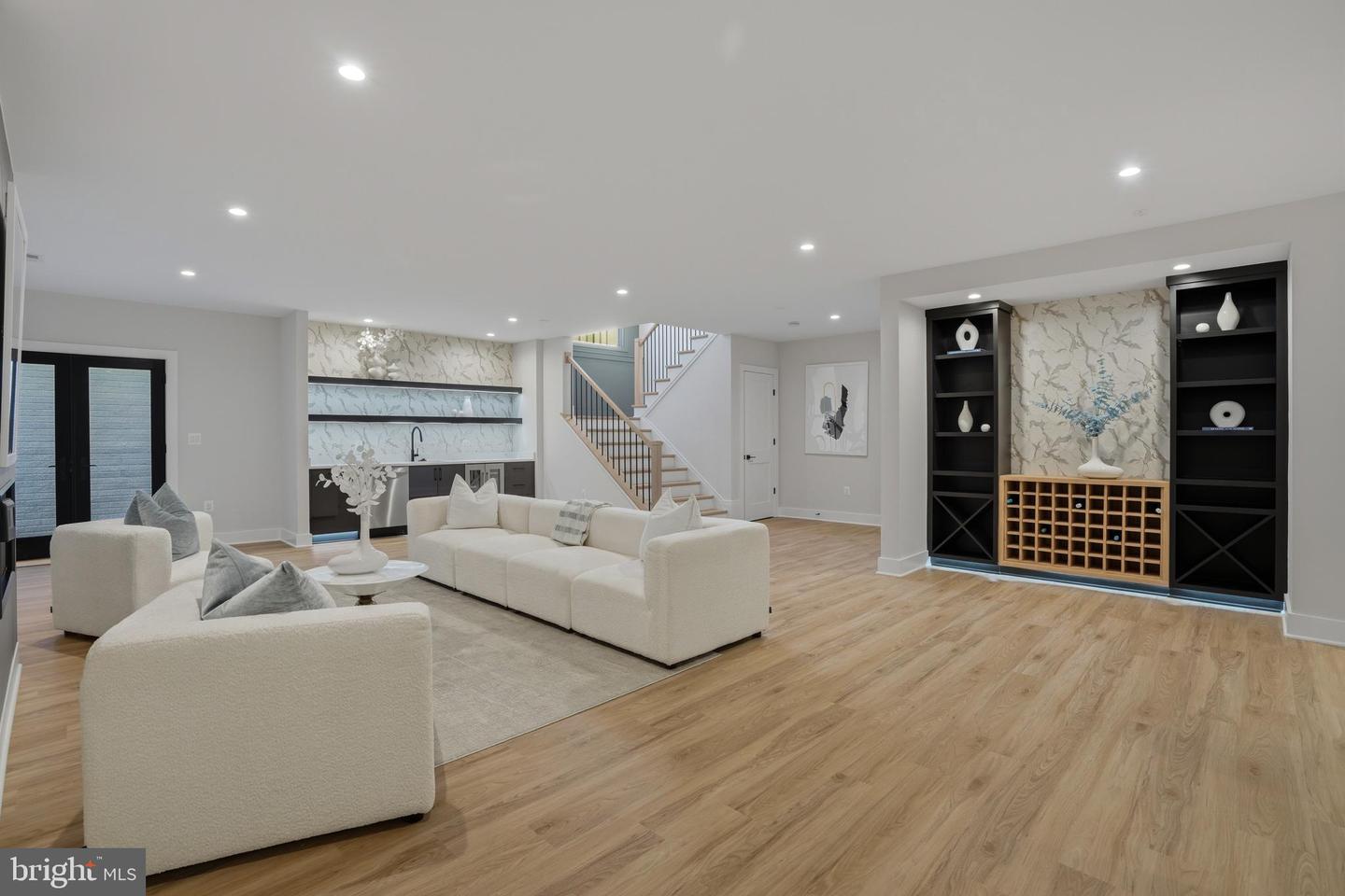 6514 BYRNES DR, MCLEAN, Virginia 22101, 6 Bedrooms Bedrooms, ,6 BathroomsBathrooms,Residential,For sale,6514 BYRNES DR,VAFX2283846 MLS # VAFX2283846 6514 BYRNES DR, MCLEAN, Virginia 22101, 6 Bedrooms Bedrooms, ,6 BathroomsBathrooms,Residential,For sale,6514 BYRNES DR,VAFX2283846 MLS # VAFX2283846