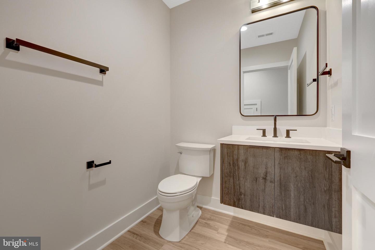 6514 BYRNES DR, MCLEAN, Virginia 22101, 6 Bedrooms Bedrooms, ,6 BathroomsBathrooms,Residential,For sale,6514 BYRNES DR,VAFX2283846 MLS # VAFX2283846 6514 BYRNES DR, MCLEAN, Virginia 22101, 6 Bedrooms Bedrooms, ,6 BathroomsBathrooms,Residential,For sale,6514 BYRNES DR,VAFX2283846 MLS # VAFX2283846