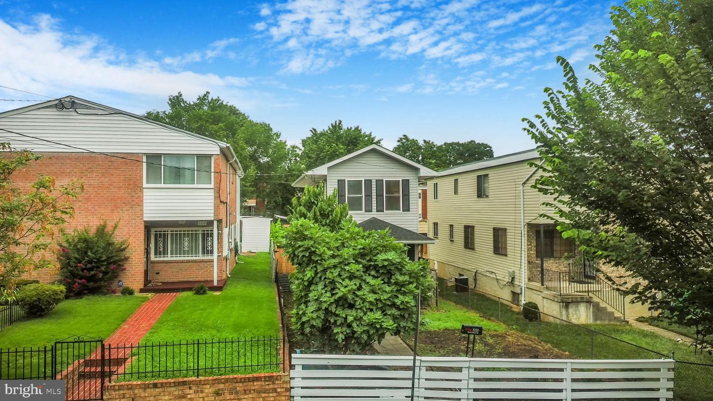 5220 BLAINE ST NE, WASHINGTON, District Of Columbia 20019, 3 Bedrooms Bedrooms, 5 Rooms Rooms,1 BathroomBathrooms,Residential,For sale,5220 BLAINE ST NE,DCDC2239530 MLS # DCDC2239530 5220 BLAINE ST NE, WASHINGTON, District Of Columbia 20019, 3 Bedrooms Bedrooms, 5 Rooms Rooms,1 BathroomBathrooms,Residential,For sale,5220 BLAINE ST NE,DCDC2239530 MLS # DCDC2239530