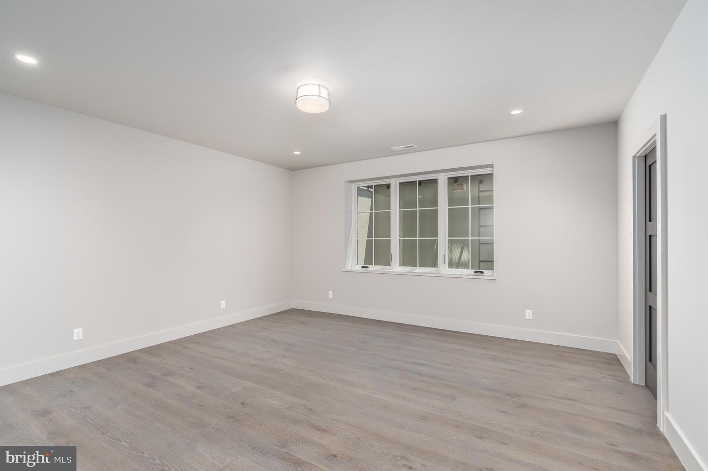 400 MARTINGALE RIDGE DR, MIDDLEBURG, Virginia 20117, 2 Bedrooms Bedrooms, ,2 BathroomsBathrooms,Residential,For sale,400 MARTINGALE RIDGE DR,VALO2087514 MLS # VALO2087514