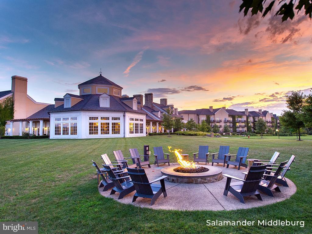 400 MARTINGALE RIDGE DR, MIDDLEBURG, Virginia 20117, 2 Bedrooms Bedrooms, ,2 BathroomsBathrooms,Residential,For sale,400 MARTINGALE RIDGE DR,VALO2087514 MLS # VALO2087514