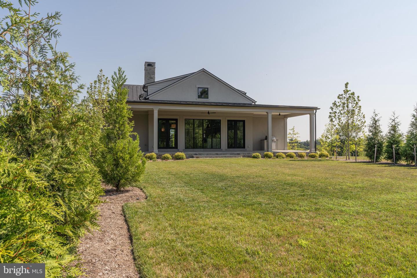 400 MARTINGALE RIDGE DR, MIDDLEBURG, Virginia 20117, 2 Bedrooms Bedrooms, ,2 BathroomsBathrooms,Residential,For sale,400 MARTINGALE RIDGE DR,VALO2087514 MLS # VALO2087514