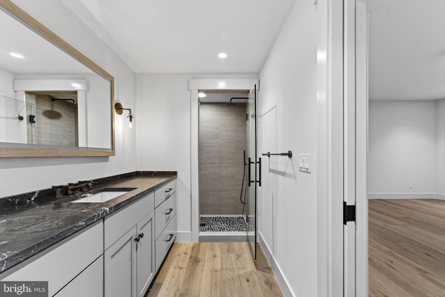 4 FOXTROT KNOLL LN, MIDDLEBURG, Virginia 20117, 4 Bedrooms Bedrooms, ,4 BathroomsBathrooms,Residential,For sale,4 FOXTROT KNOLL LN,VALO2087682 MLS # VALO2087682