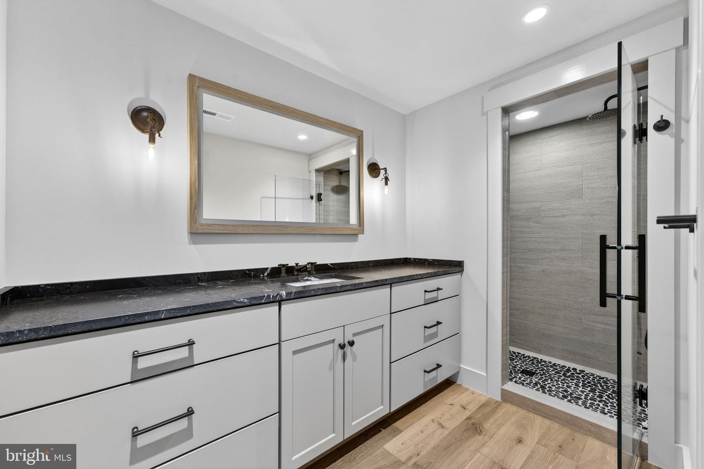 4 FOXTROT KNOLL LN, MIDDLEBURG, Virginia 20117, 4 Bedrooms Bedrooms, ,4 BathroomsBathrooms,Residential,For sale,4 FOXTROT KNOLL LN,VALO2087682 MLS # VALO2087682