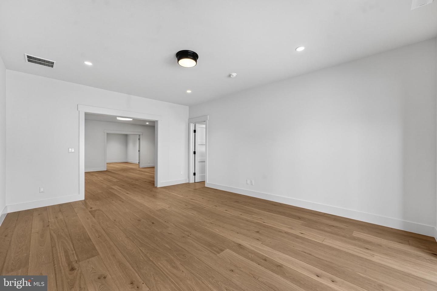 4 FOXTROT KNOLL LN, MIDDLEBURG, Virginia 20117, 4 Bedrooms Bedrooms, ,4 BathroomsBathrooms,Residential,For sale,4 FOXTROT KNOLL LN,VALO2087682 MLS # VALO2087682