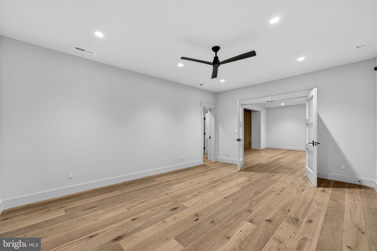 4 FOXTROT KNOLL LN, MIDDLEBURG, Virginia 20117, 4 Bedrooms Bedrooms, ,4 BathroomsBathrooms,Residential,For sale,4 FOXTROT KNOLL LN,VALO2087682 MLS # VALO2087682