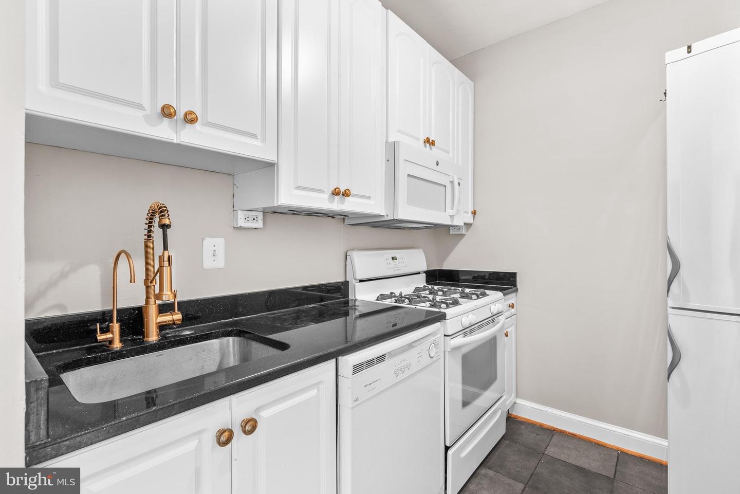 3100 WISCONSIN AVE NW #403, WASHINGTON, District Of Columbia 20016, 1 Bedroom Bedrooms, ,1 BathroomBathrooms,Residential,For sale,3100 WISCONSIN AVE NW #403,DCDC2231654 MLS # DCDC2231654