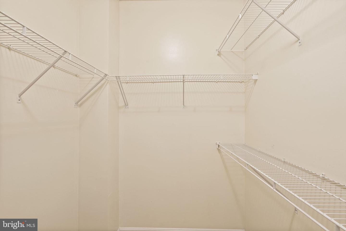 13363-I CONNOR DR #I, CENTREVILLE, Virginia 20120, 2 Bedrooms Bedrooms, ,2 BathroomsBathrooms,Residential,For sale,13363-I CONNOR DR #I,VAFX2280438 MLS # VAFX2280438