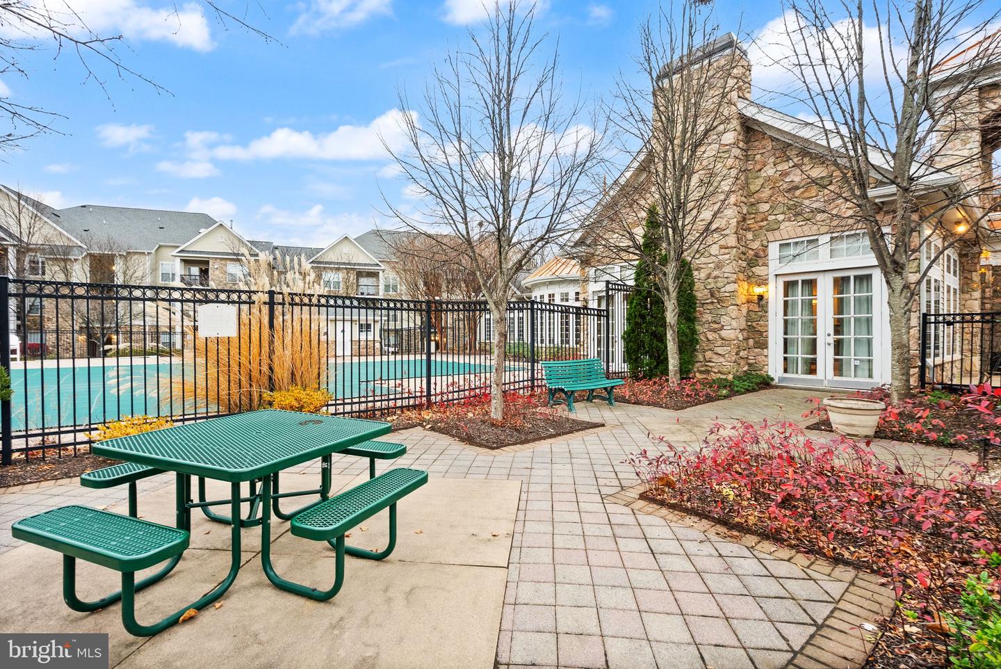 13363-I CONNOR DR #I, CENTREVILLE, Virginia 20120, 2 Bedrooms Bedrooms, ,2 BathroomsBathrooms,Residential,For sale,13363-I CONNOR DR #I,VAFX2280438 MLS # VAFX2280438