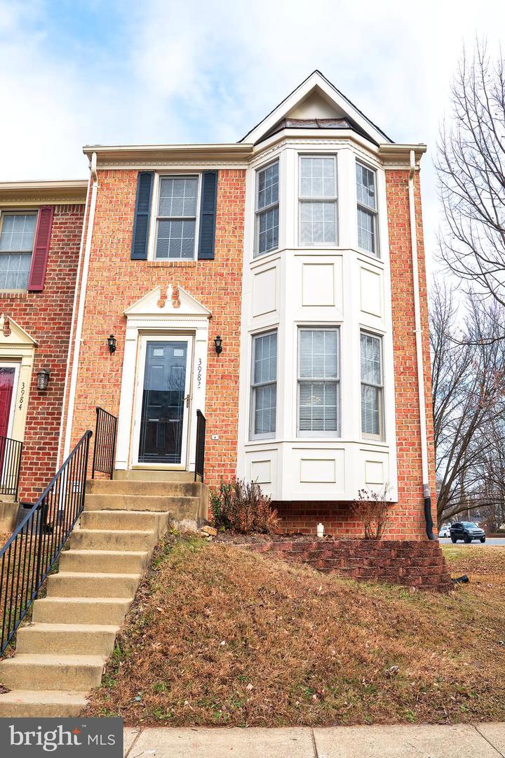 3982 BRUSSELS WAY, WOODBRIDGE, Virginia 22192, 3 Bedrooms Bedrooms, ,3 BathroomsBathrooms,Residential,For sale,3982 BRUSSELS WAY,VAPW2109074 MLS # VAPW2109074