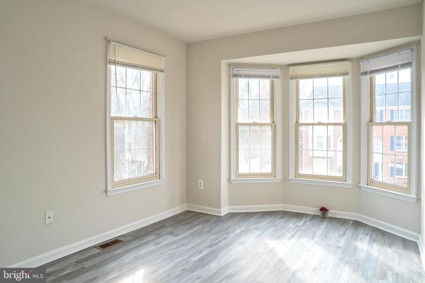 3982 BRUSSELS WAY, WOODBRIDGE, Virginia 22192, 3 Bedrooms Bedrooms, ,3 BathroomsBathrooms,Residential,For sale,3982 BRUSSELS WAY,VAPW2109074 MLS # VAPW2109074