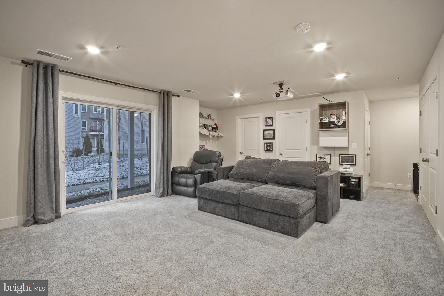 15535 SMOKE BOX WAY, WOODBRIDGE, Virginia 22191, 4 Bedrooms Bedrooms, ,2 BathroomsBathrooms,Residential,For sale,15535 SMOKE BOX WAY,VAPW2109260 MLS # VAPW2109260