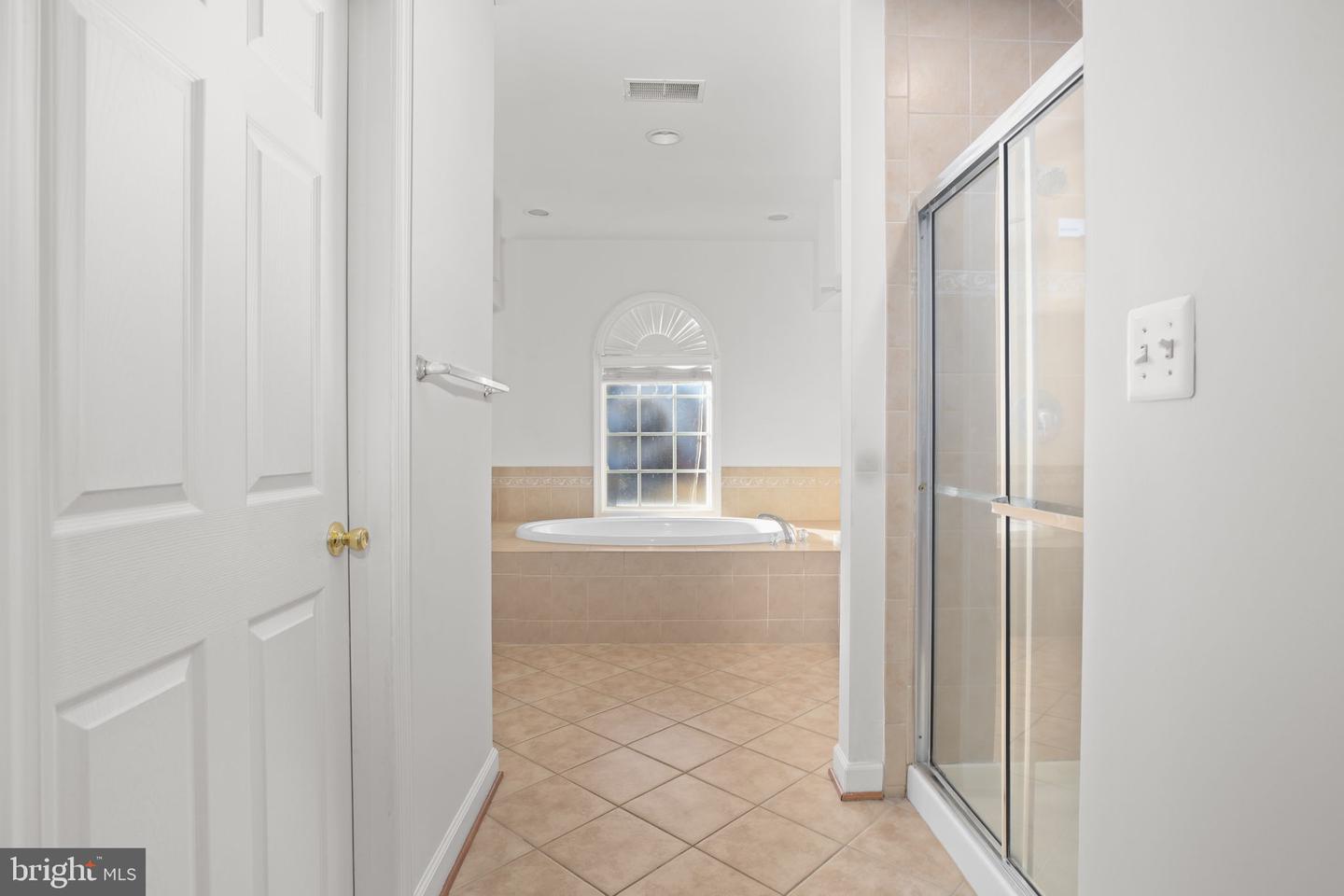 6617 BROAD CREEK OVERLOOK, FREDERICKSBURG, Virginia 22407, 4 Bedrooms Bedrooms, ,3 BathroomsBathrooms,Residential,For sale,6617 BROAD CREEK OVERLOOK,VASP2038386 MLS # VASP2038386