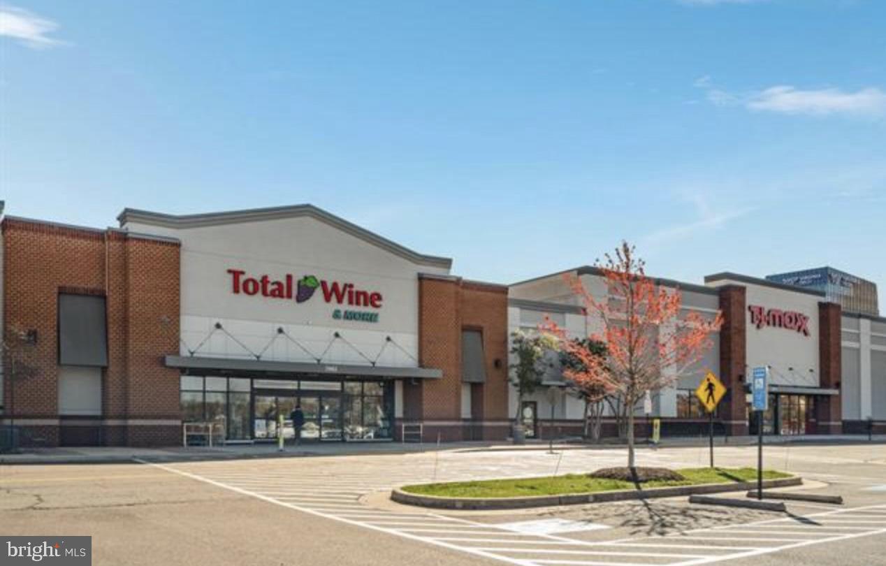 234 WESMOND DR, ALEXANDRIA, Virginia 22305, 2 Bedrooms Bedrooms, ,2 BathroomsBathrooms,Residential,For sale,234 WESMOND DR,VAAX2052808 MLS # VAAX2052808