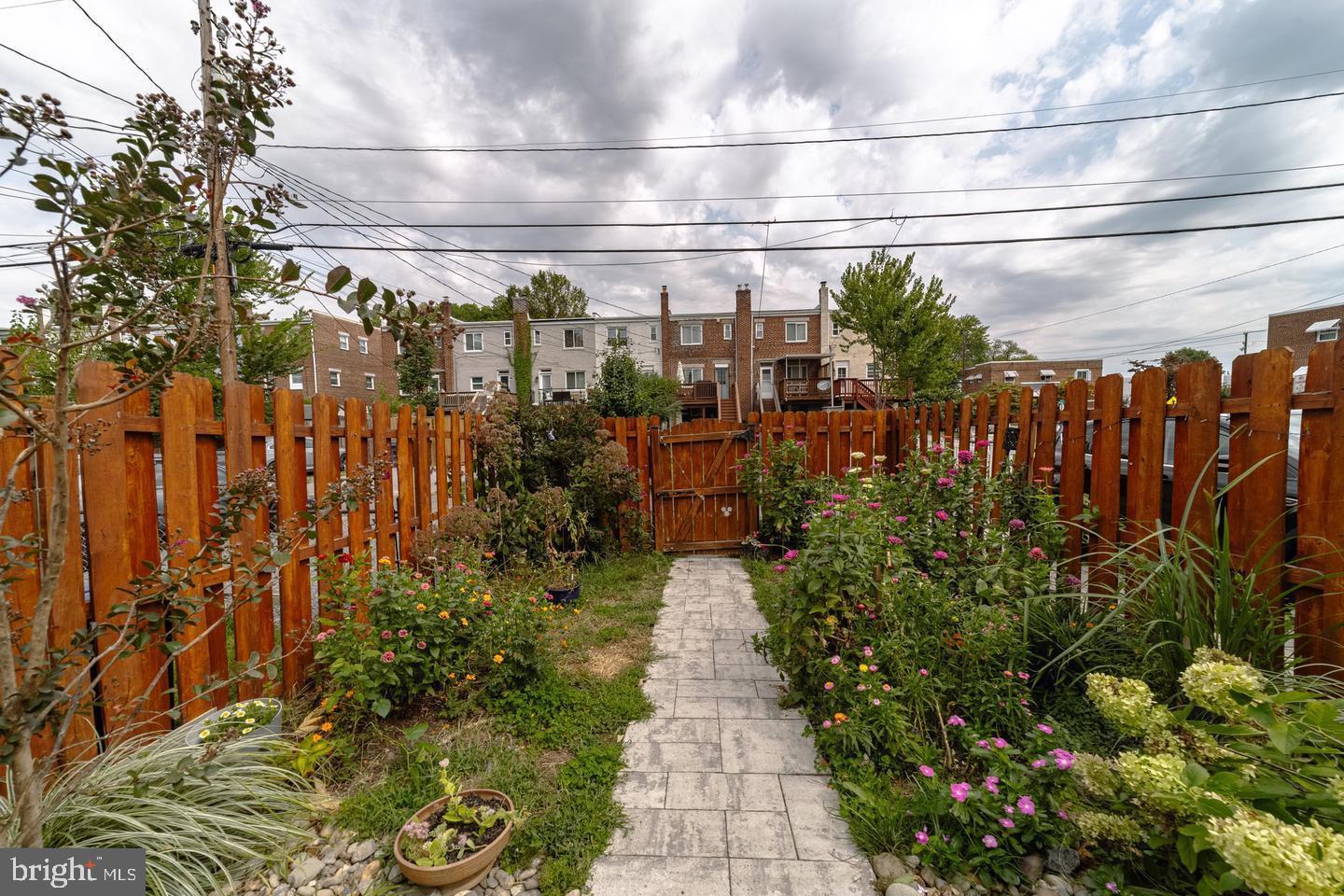 234 WESMOND DR, ALEXANDRIA, Virginia 22305, 2 Bedrooms Bedrooms, ,2 BathroomsBathrooms,Residential,For sale,234 WESMOND DR,VAAX2052808 MLS # VAAX2052808