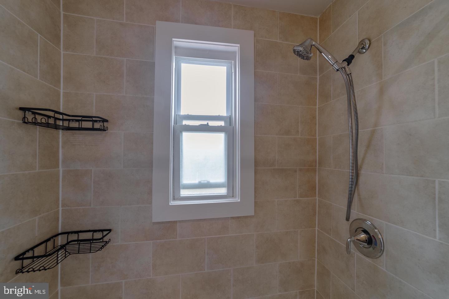 234 WESMOND DR, ALEXANDRIA, Virginia 22305, 2 Bedrooms Bedrooms, ,2 BathroomsBathrooms,Residential,For sale,234 WESMOND DR,VAAX2052808 MLS # VAAX2052808