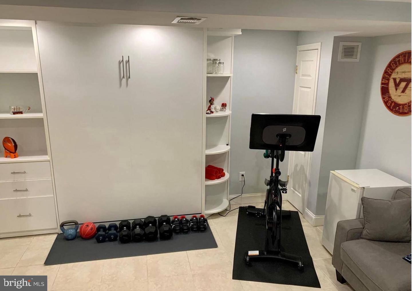 234 WESMOND DR, ALEXANDRIA, Virginia 22305, 2 Bedrooms Bedrooms, ,2 BathroomsBathrooms,Residential,For sale,234 WESMOND DR,VAAX2052808 MLS # VAAX2052808