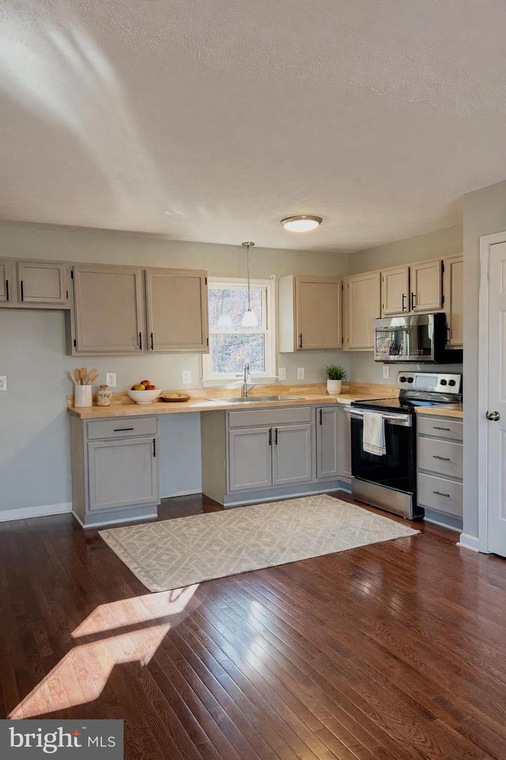 138 PARKSIDE RD, LINDEN, Virginia 22642, 3 Bedrooms Bedrooms, 10 Rooms Rooms,2 BathroomsBathrooms,Residential,For sale,138 PARKSIDE RD,VAWR2013036 MLS # VAWR2013036 138 PARKSIDE RD, LINDEN, Virginia 22642, 3 Bedrooms Bedrooms, 10 Rooms Rooms,2 BathroomsBathrooms,Residential,For sale,138 PARKSIDE RD,VAWR2013036 MLS # VAWR2013036