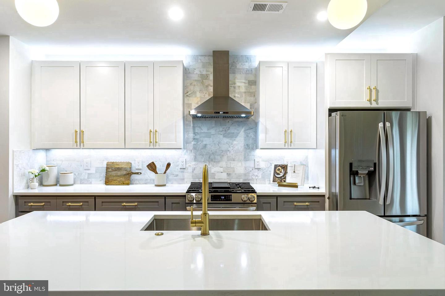 1213 KENNEDY ST NW, WASHINGTON, District Of Columbia 20011, 5 Bedrooms Bedrooms, ,4 BathroomsBathrooms,Residential,For sale,1213 KENNEDY ST NW,DCDC2239598 MLS # DCDC2239598