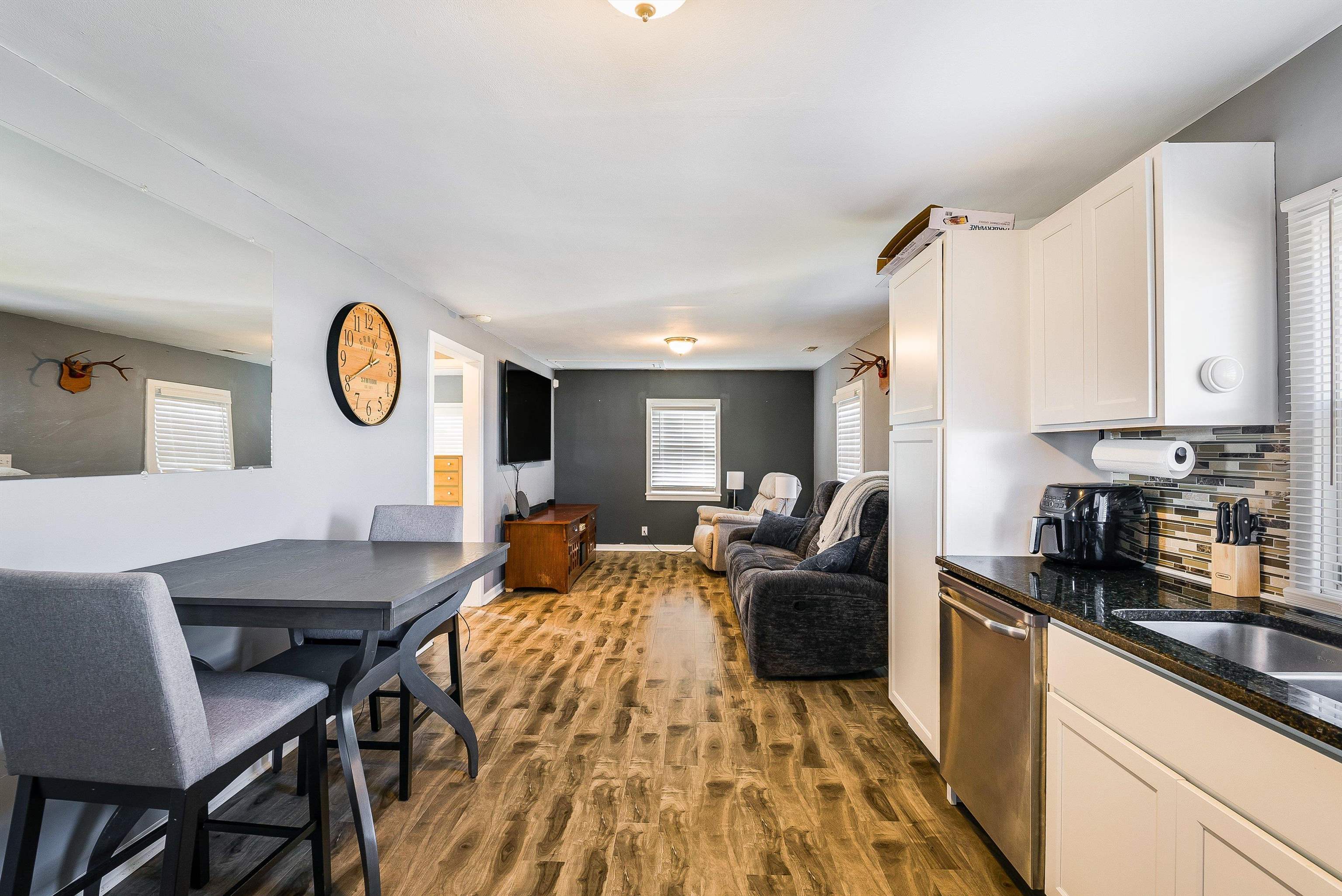 948 S DELPHINE AVE, WAYNESBORO, Virginia 22980, 2 Bedrooms Bedrooms, ,1 BathroomBathrooms,Residential,948 S DELPHINE AVE,672170 MLS # 672170 948 S DELPHINE AVE, WAYNESBORO, Virginia 22980, 2 Bedrooms Bedrooms, ,1 BathroomBathrooms,Residential,948 S DELPHINE AVE,672170 MLS # 672170