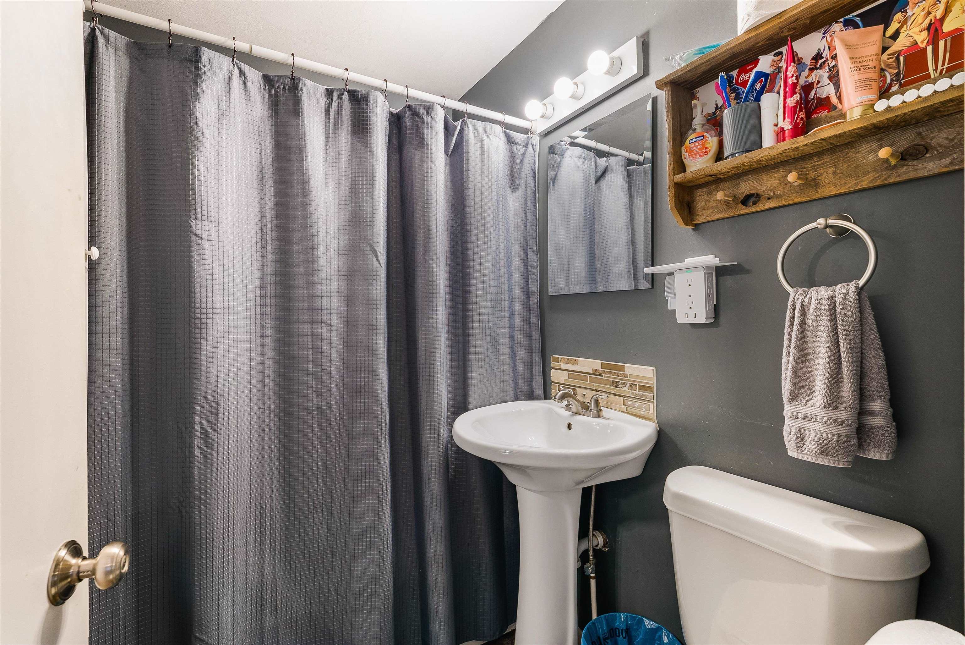 948 S DELPHINE AVE, WAYNESBORO, Virginia 22980, 2 Bedrooms Bedrooms, ,1 BathroomBathrooms,Residential,948 S DELPHINE AVE,672170 MLS # 672170 948 S DELPHINE AVE, WAYNESBORO, Virginia 22980, 2 Bedrooms Bedrooms, ,1 BathroomBathrooms,Residential,948 S DELPHINE AVE,672170 MLS # 672170