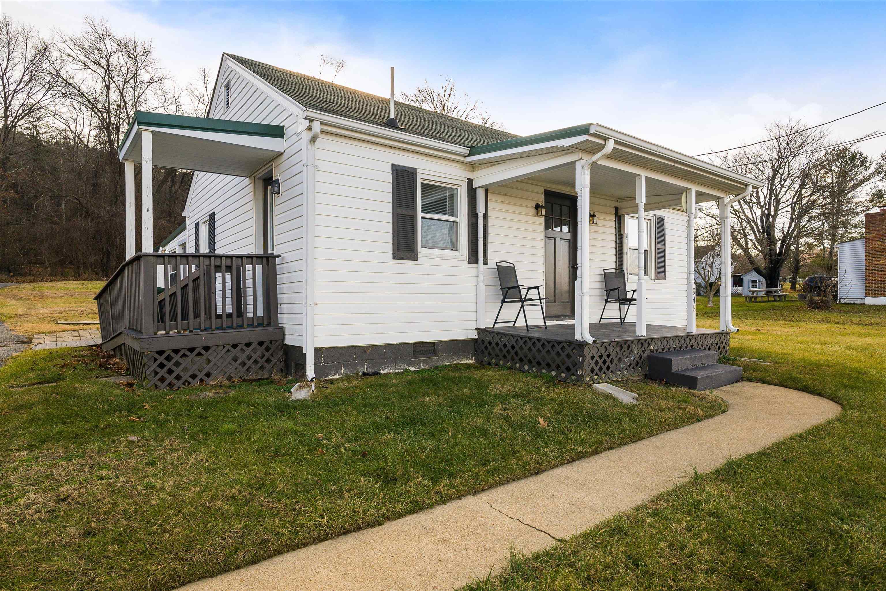 948 S DELPHINE AVE, WAYNESBORO, Virginia 22980, 2 Bedrooms Bedrooms, ,1 BathroomBathrooms,Residential,948 S DELPHINE AVE,672170 MLS # 672170 948 S DELPHINE AVE, WAYNESBORO, Virginia 22980, 2 Bedrooms Bedrooms, ,1 BathroomBathrooms,Residential,948 S DELPHINE AVE,672170 MLS # 672170