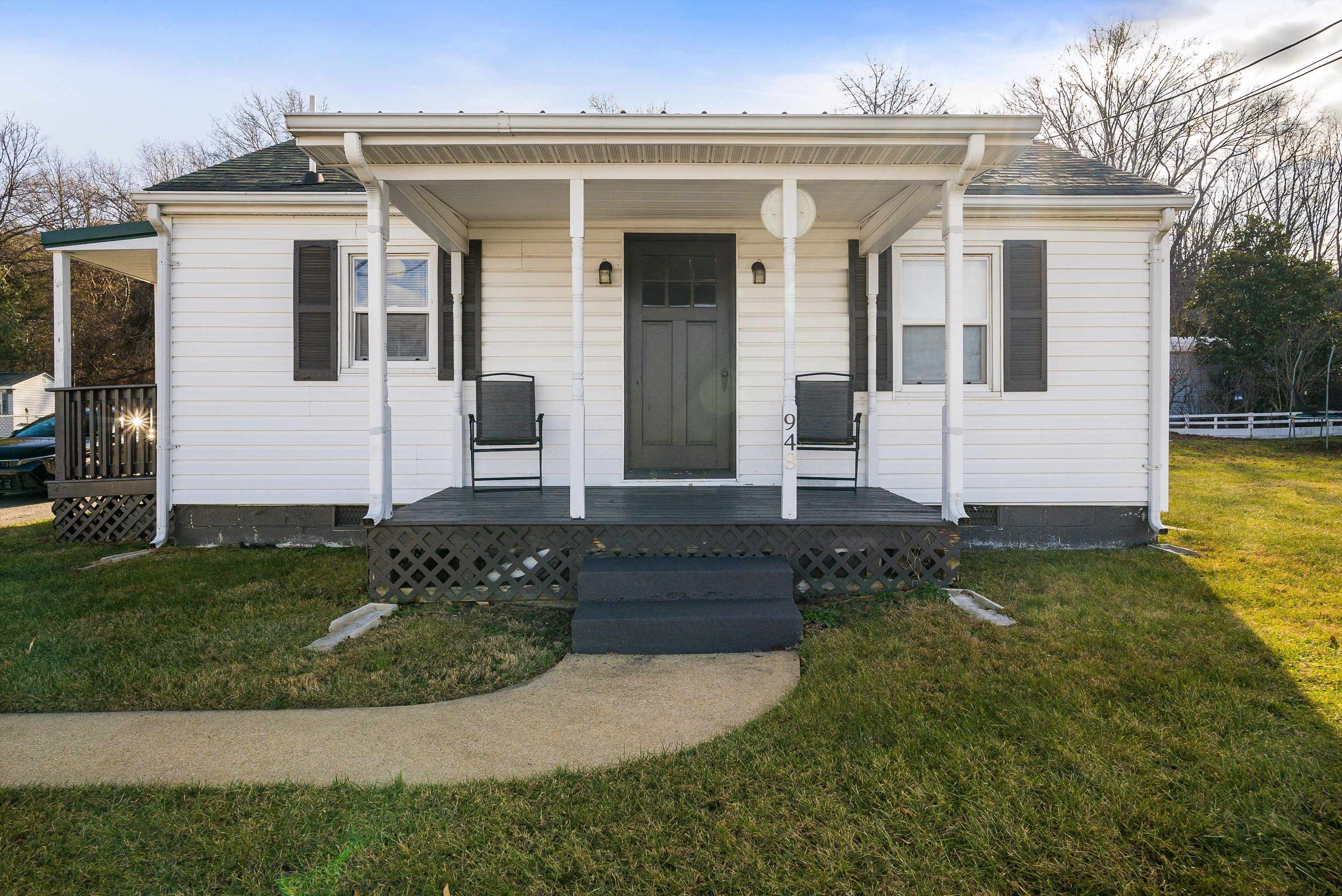 948 S DELPHINE AVE, WAYNESBORO, Virginia 22980, 2 Bedrooms Bedrooms, ,1 BathroomBathrooms,Residential,948 S DELPHINE AVE,672170 MLS # 672170 948 S DELPHINE AVE, WAYNESBORO, Virginia 22980, 2 Bedrooms Bedrooms, ,1 BathroomBathrooms,Residential,948 S DELPHINE AVE,672170 MLS # 672170