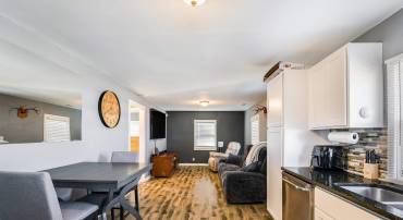 948 S DELPHINE AVE, WAYNESBORO, Virginia 22980, 2 Bedrooms Bedrooms, ,1 BathroomBathrooms,Residential,948 S DELPHINE AVE,672170 MLS # 672170