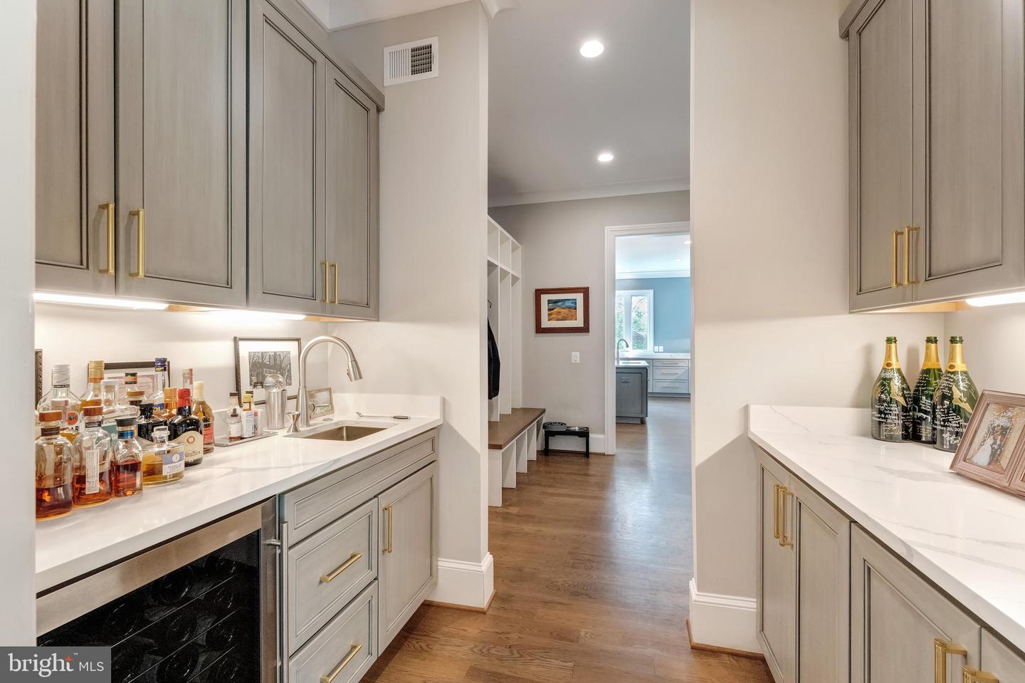 2025 SCROGGINS RD, ALEXANDRIA, Virginia 22302, 5 Bedrooms Bedrooms, ,5 BathroomsBathrooms,Residential,For sale,2025 SCROGGINS RD,VAAX2042830 MLS # VAAX2042830 2025 SCROGGINS RD, ALEXANDRIA, Virginia 22302, 5 Bedrooms Bedrooms, ,5 BathroomsBathrooms,Residential,For sale,2025 SCROGGINS RD,VAAX2042830 MLS # VAAX2042830