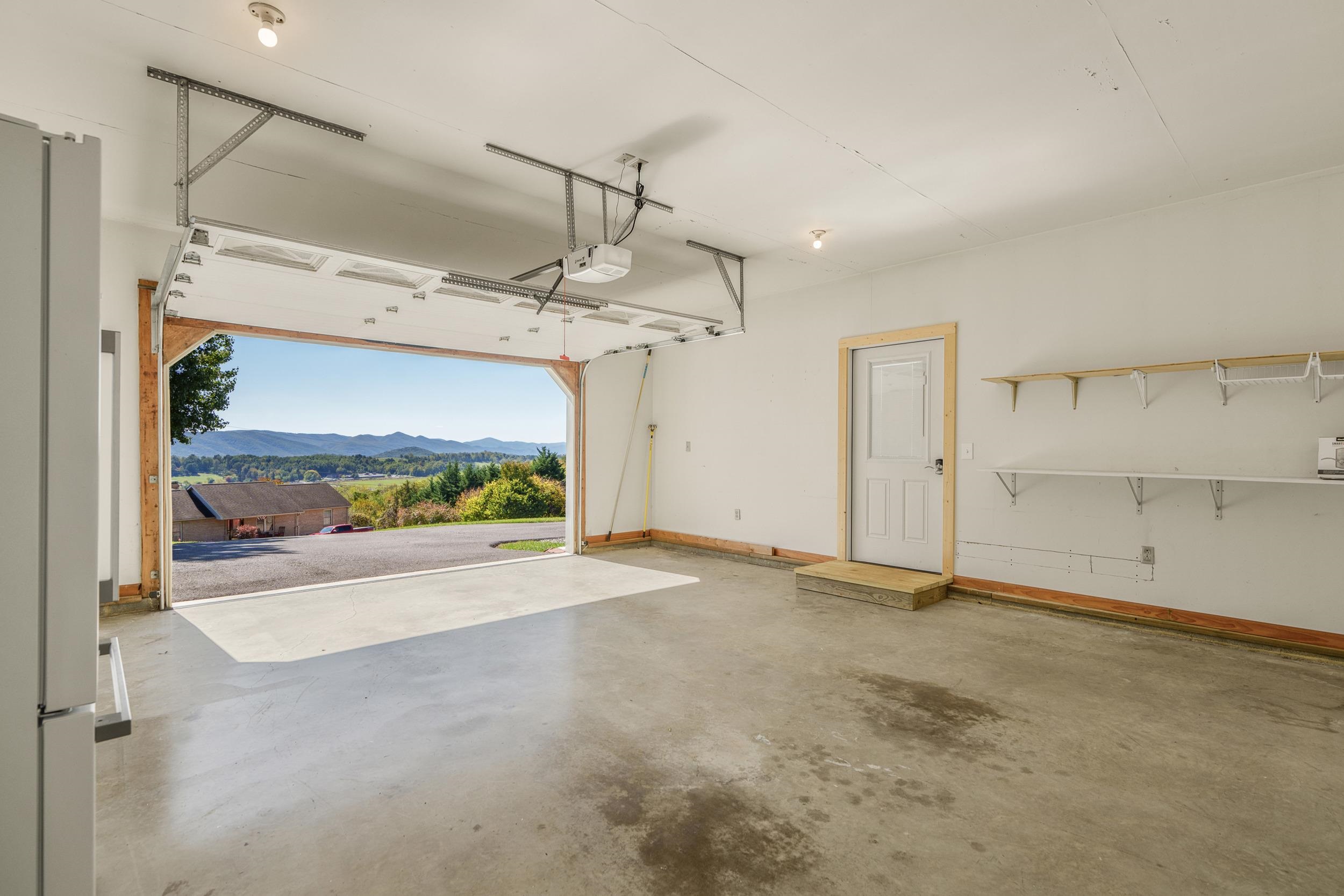 227 HUFFMAN LN, FAIRFIELD, Virginia 24435, 3 Bedrooms Bedrooms, ,2 BathroomsBathrooms,Residential,227 HUFFMAN LN,672172 MLS # 672172