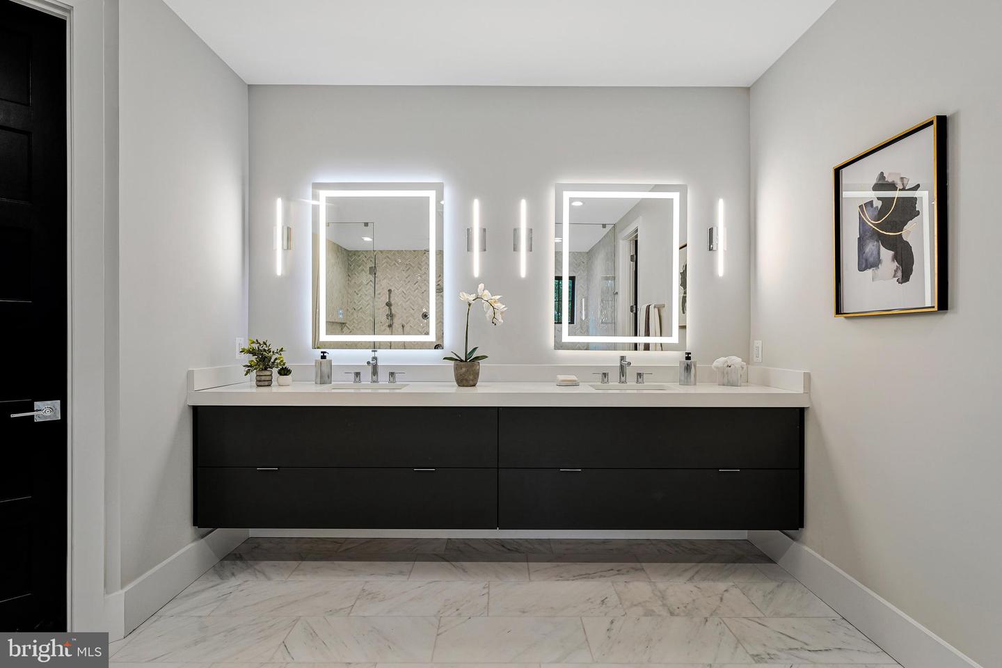 11410 WAPLES MILL RD, OAKTON, Virginia 22124, 5 Bedrooms Bedrooms, ,5 BathroomsBathrooms,Residential,For sale,11410 WAPLES MILL RD,VAFX2256968 MLS # VAFX2256968