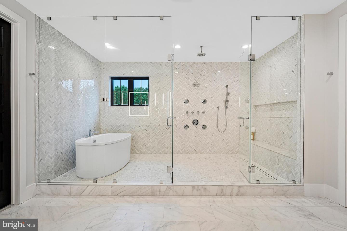 11410 WAPLES MILL RD, OAKTON, Virginia 22124, 5 Bedrooms Bedrooms, ,5 BathroomsBathrooms,Residential,For sale,11410 WAPLES MILL RD,VAFX2256968 MLS # VAFX2256968