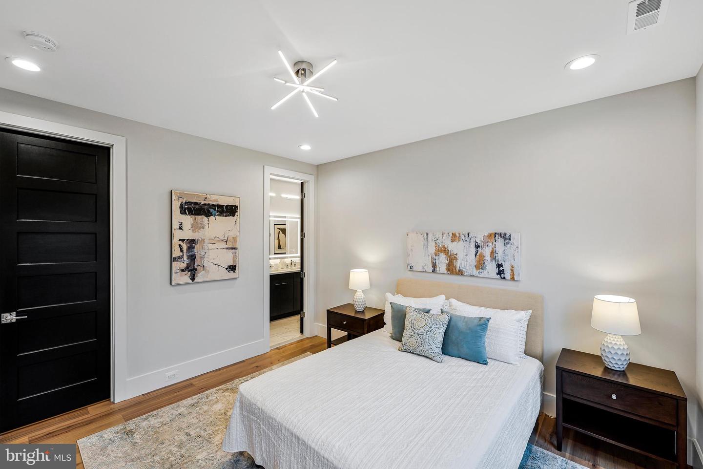 11410 WAPLES MILL RD, OAKTON, Virginia 22124, 5 Bedrooms Bedrooms, ,5 BathroomsBathrooms,Residential,For sale,11410 WAPLES MILL RD,VAFX2256968 MLS # VAFX2256968