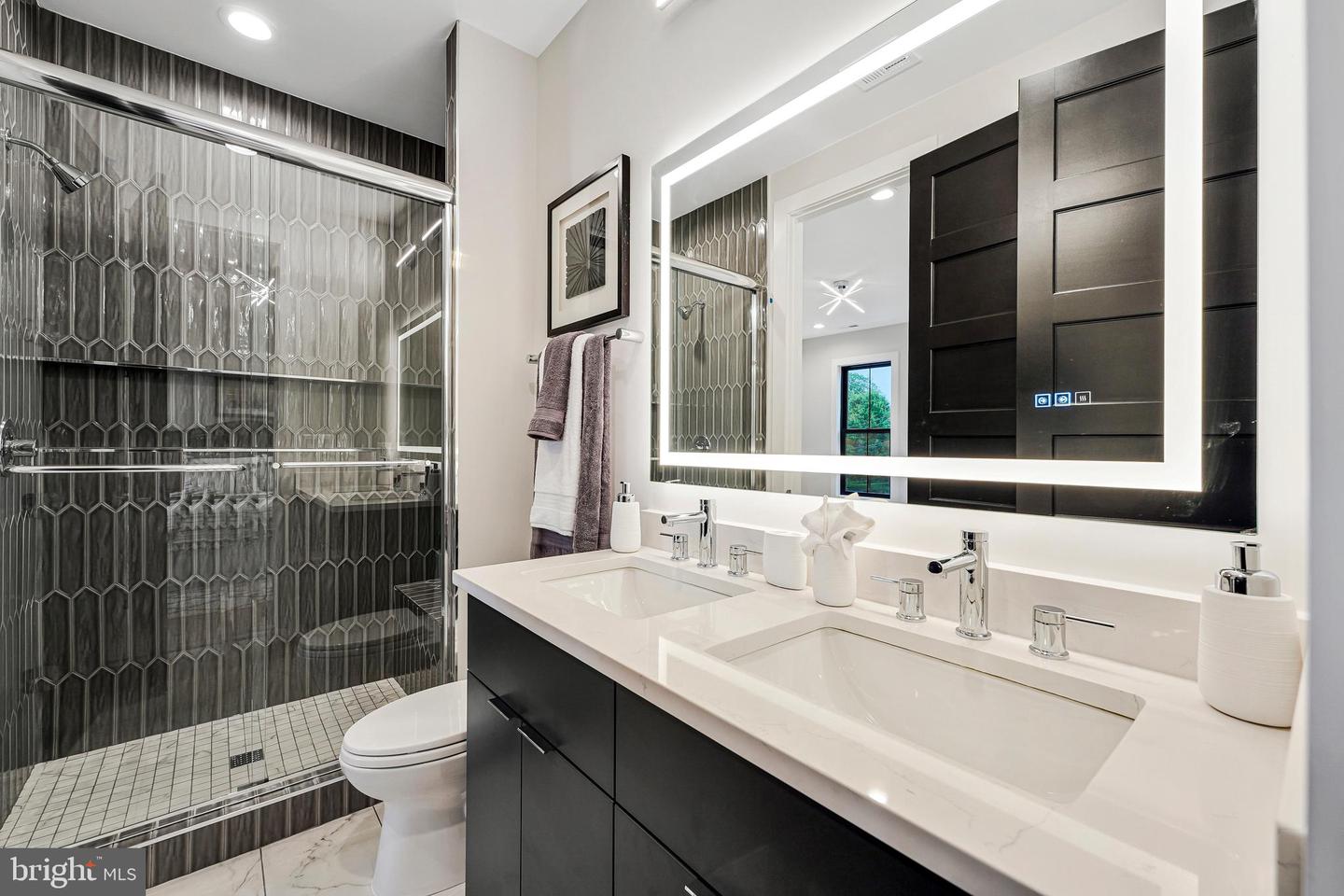 11410 WAPLES MILL RD, OAKTON, Virginia 22124, 5 Bedrooms Bedrooms, ,5 BathroomsBathrooms,Residential,For sale,11410 WAPLES MILL RD,VAFX2256968 MLS # VAFX2256968