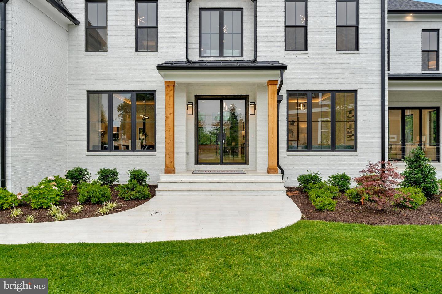 11410 WAPLES MILL RD, OAKTON, Virginia 22124, 5 Bedrooms Bedrooms, ,5 BathroomsBathrooms,Residential,For sale,11410 WAPLES MILL RD,VAFX2256968 MLS # VAFX2256968