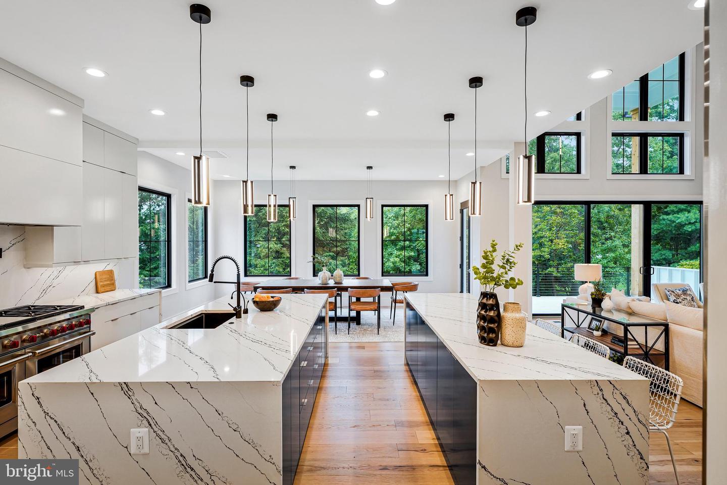 11410 WAPLES MILL RD, OAKTON, Virginia 22124, 5 Bedrooms Bedrooms, ,5 BathroomsBathrooms,Residential,For sale,11410 WAPLES MILL RD,VAFX2256968 MLS # VAFX2256968