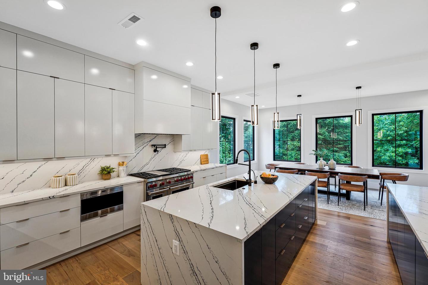 11410 WAPLES MILL RD, OAKTON, Virginia 22124, 5 Bedrooms Bedrooms, ,5 BathroomsBathrooms,Residential,For sale,11410 WAPLES MILL RD,VAFX2256968 MLS # VAFX2256968