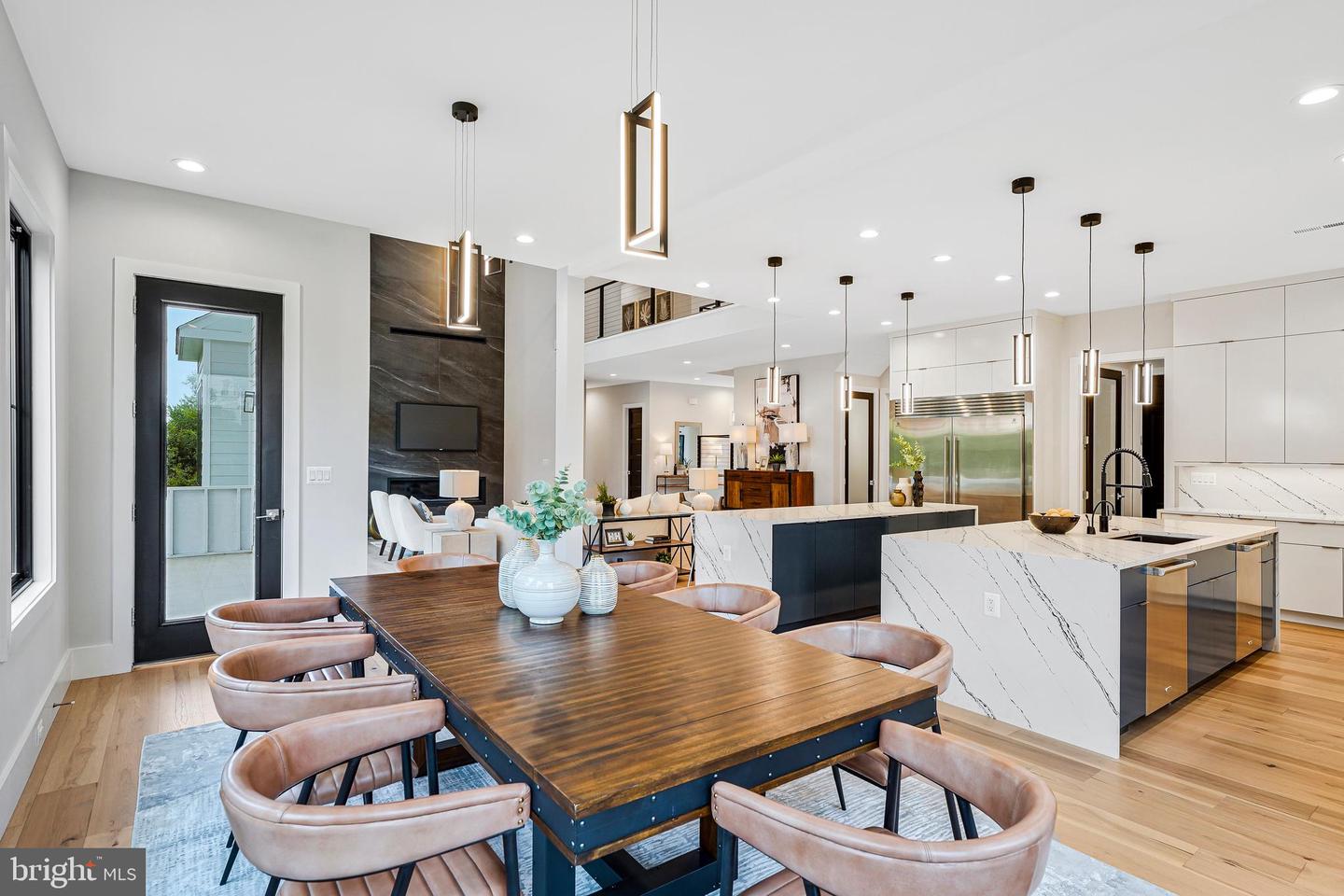 11410 WAPLES MILL RD, OAKTON, Virginia 22124, 5 Bedrooms Bedrooms, ,5 BathroomsBathrooms,Residential,For sale,11410 WAPLES MILL RD,VAFX2256968 MLS # VAFX2256968