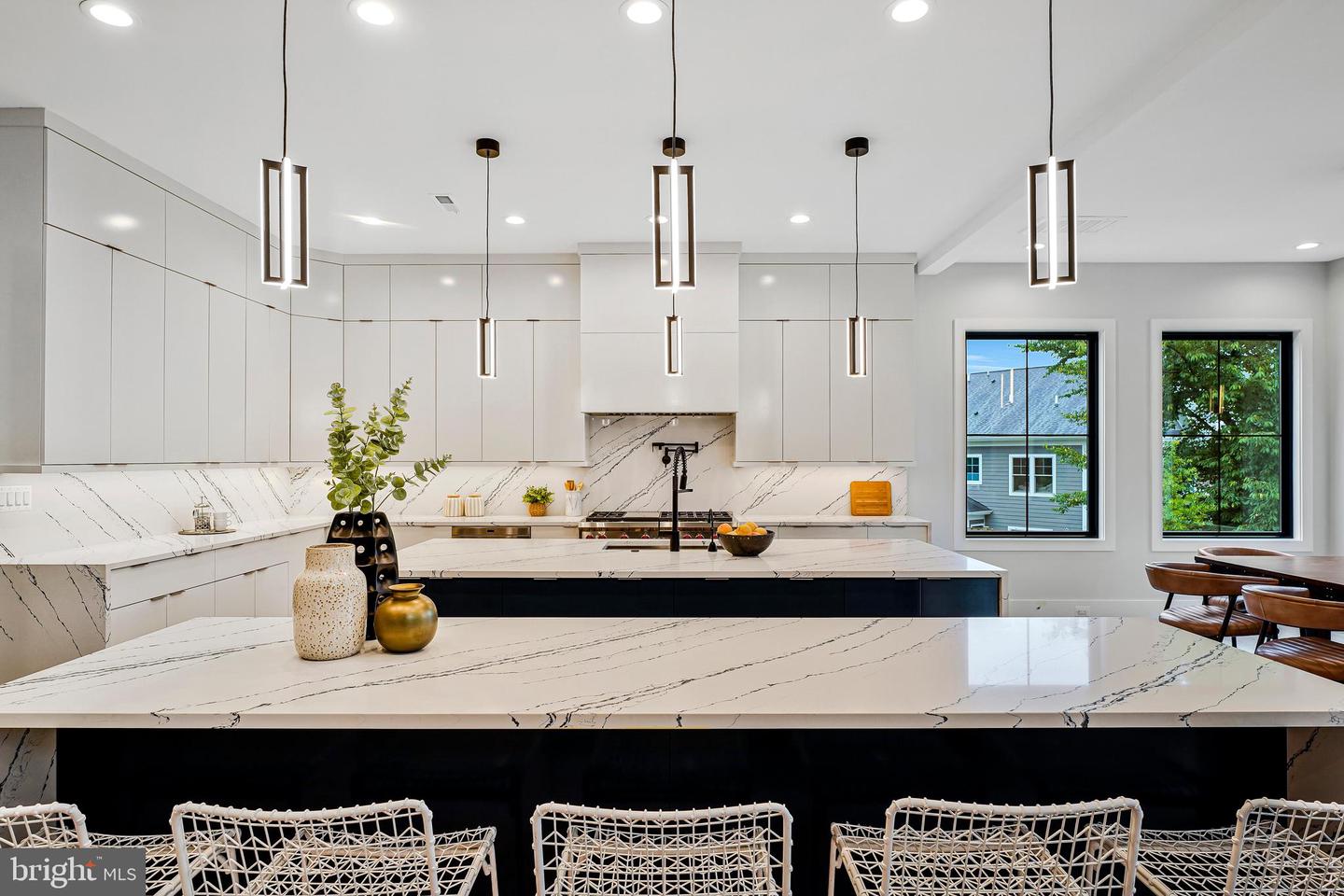 11410 WAPLES MILL RD, OAKTON, Virginia 22124, 5 Bedrooms Bedrooms, ,5 BathroomsBathrooms,Residential,For sale,11410 WAPLES MILL RD,VAFX2256968 MLS # VAFX2256968