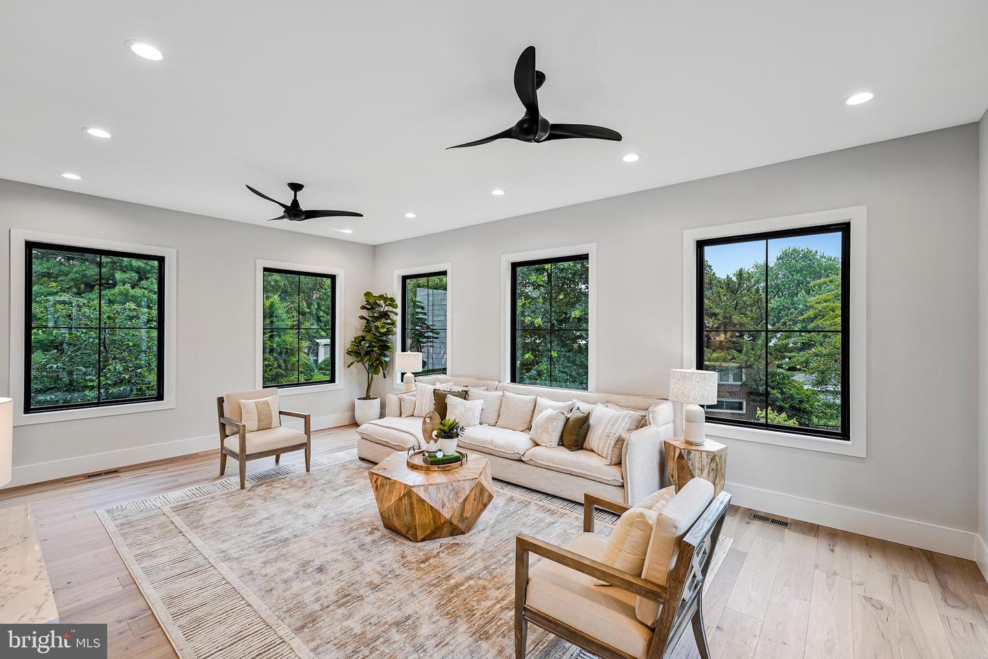 11410 WAPLES MILL RD, OAKTON, Virginia 22124, 5 Bedrooms Bedrooms, ,5 BathroomsBathrooms,Residential,For sale,11410 WAPLES MILL RD,VAFX2256968 MLS # VAFX2256968