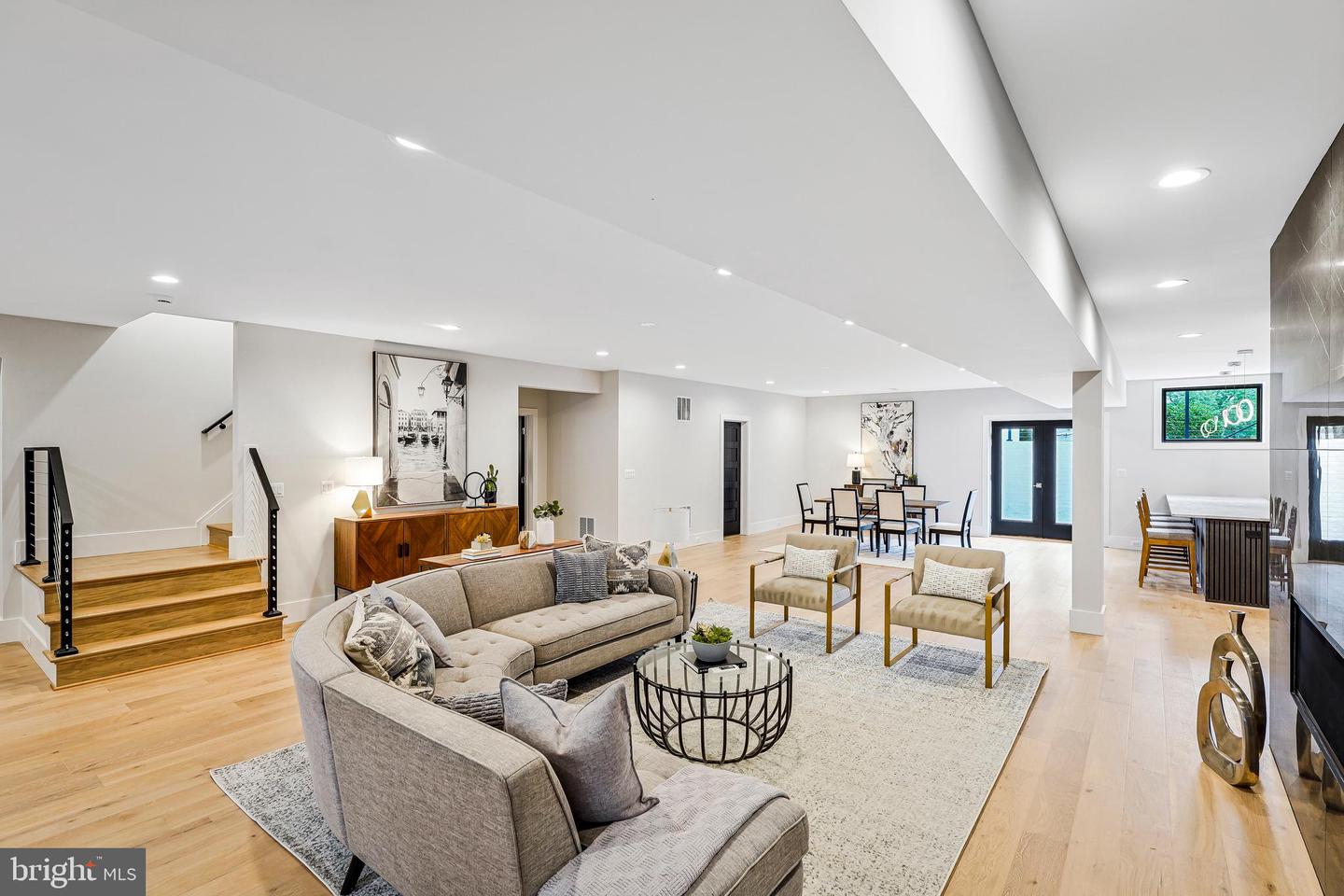 11410 WAPLES MILL RD, OAKTON, Virginia 22124, 5 Bedrooms Bedrooms, ,5 BathroomsBathrooms,Residential,For sale,11410 WAPLES MILL RD,VAFX2256968 MLS # VAFX2256968