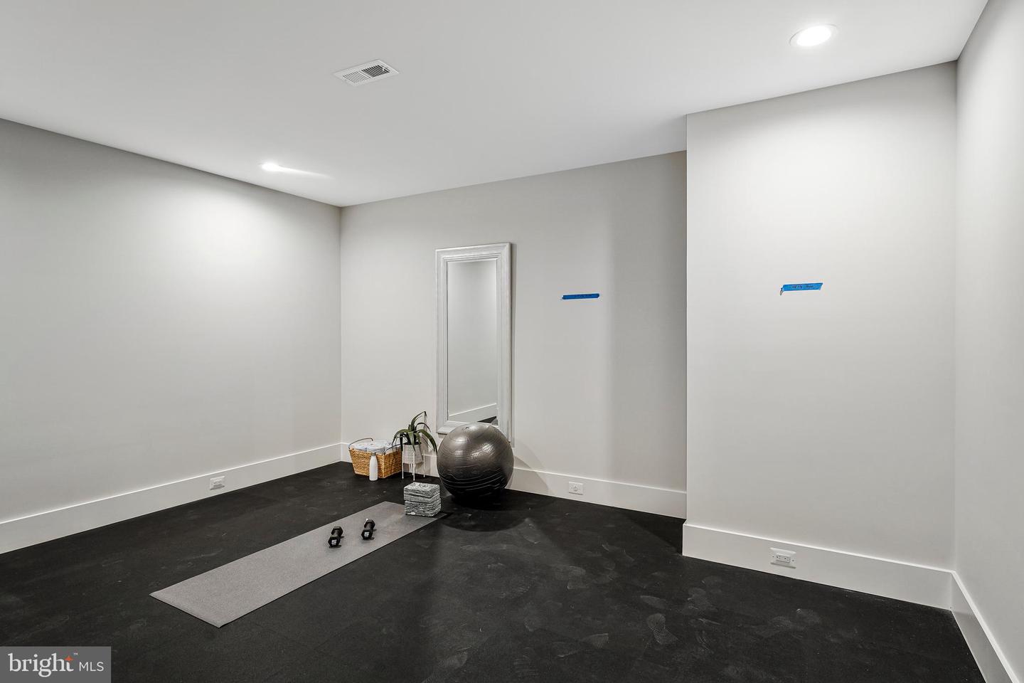 11410 WAPLES MILL RD, OAKTON, Virginia 22124, 5 Bedrooms Bedrooms, ,5 BathroomsBathrooms,Residential,For sale,11410 WAPLES MILL RD,VAFX2256968 MLS # VAFX2256968