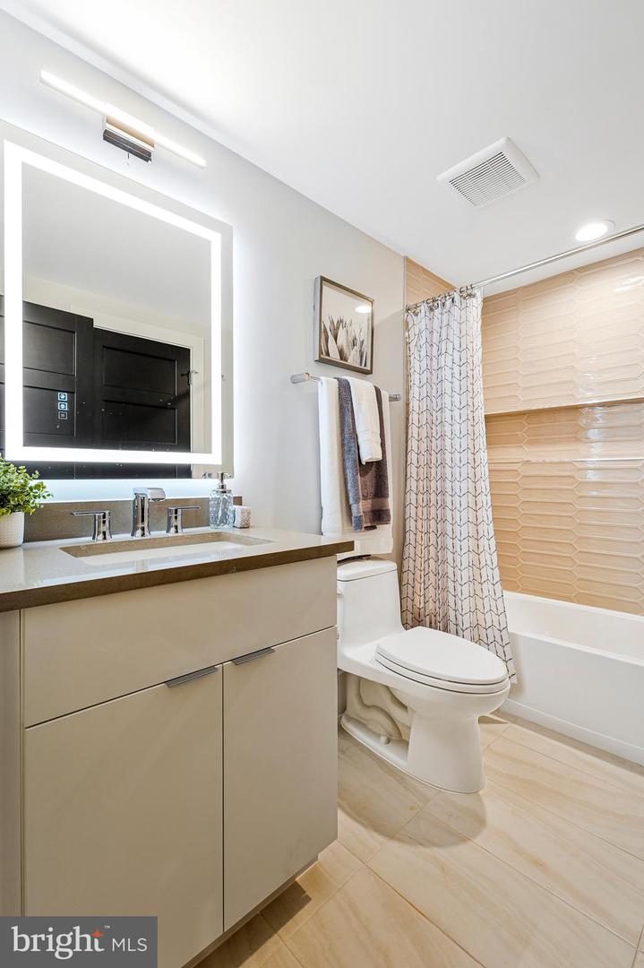 11410 WAPLES MILL RD, OAKTON, Virginia 22124, 5 Bedrooms Bedrooms, ,5 BathroomsBathrooms,Residential,For sale,11410 WAPLES MILL RD,VAFX2256968 MLS # VAFX2256968