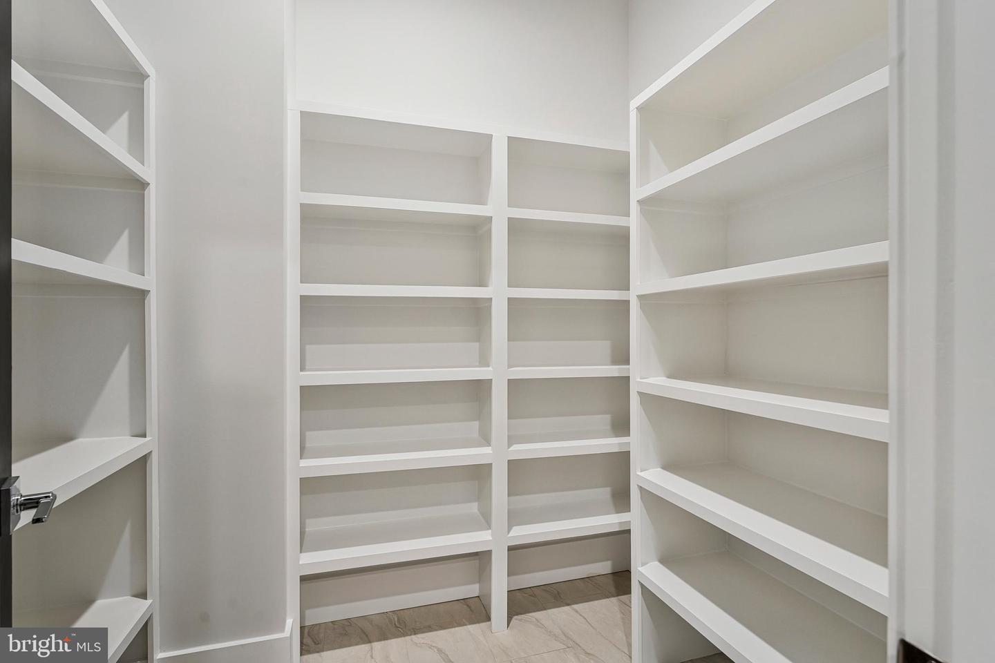 11410 WAPLES MILL RD, OAKTON, Virginia 22124, 5 Bedrooms Bedrooms, ,5 BathroomsBathrooms,Residential,For sale,11410 WAPLES MILL RD,VAFX2256968 MLS # VAFX2256968