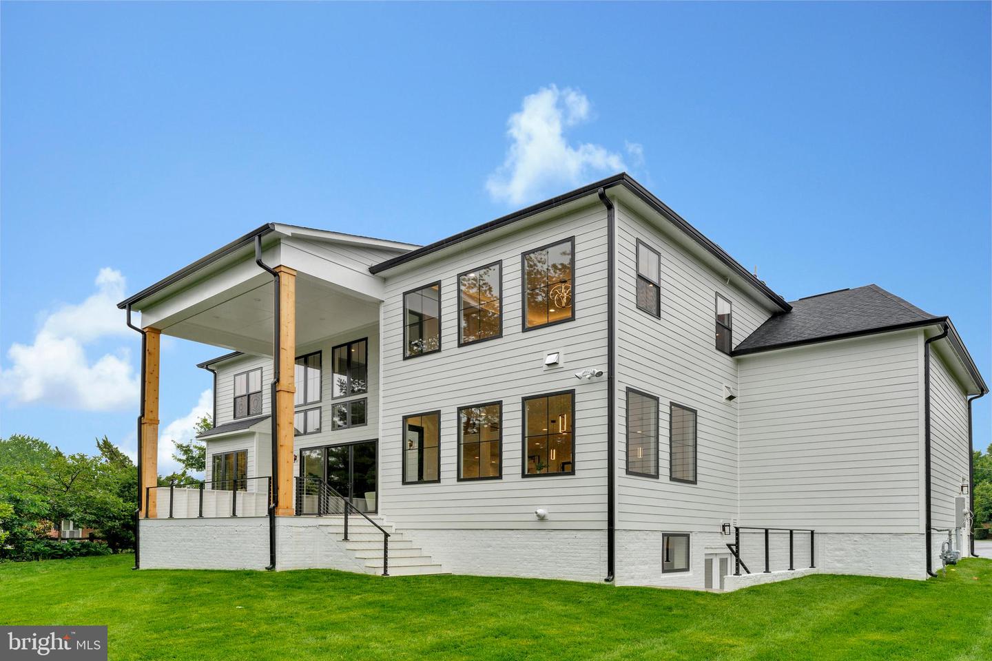 11410 WAPLES MILL RD, OAKTON, Virginia 22124, 5 Bedrooms Bedrooms, ,5 BathroomsBathrooms,Residential,For sale,11410 WAPLES MILL RD,VAFX2256968 MLS # VAFX2256968