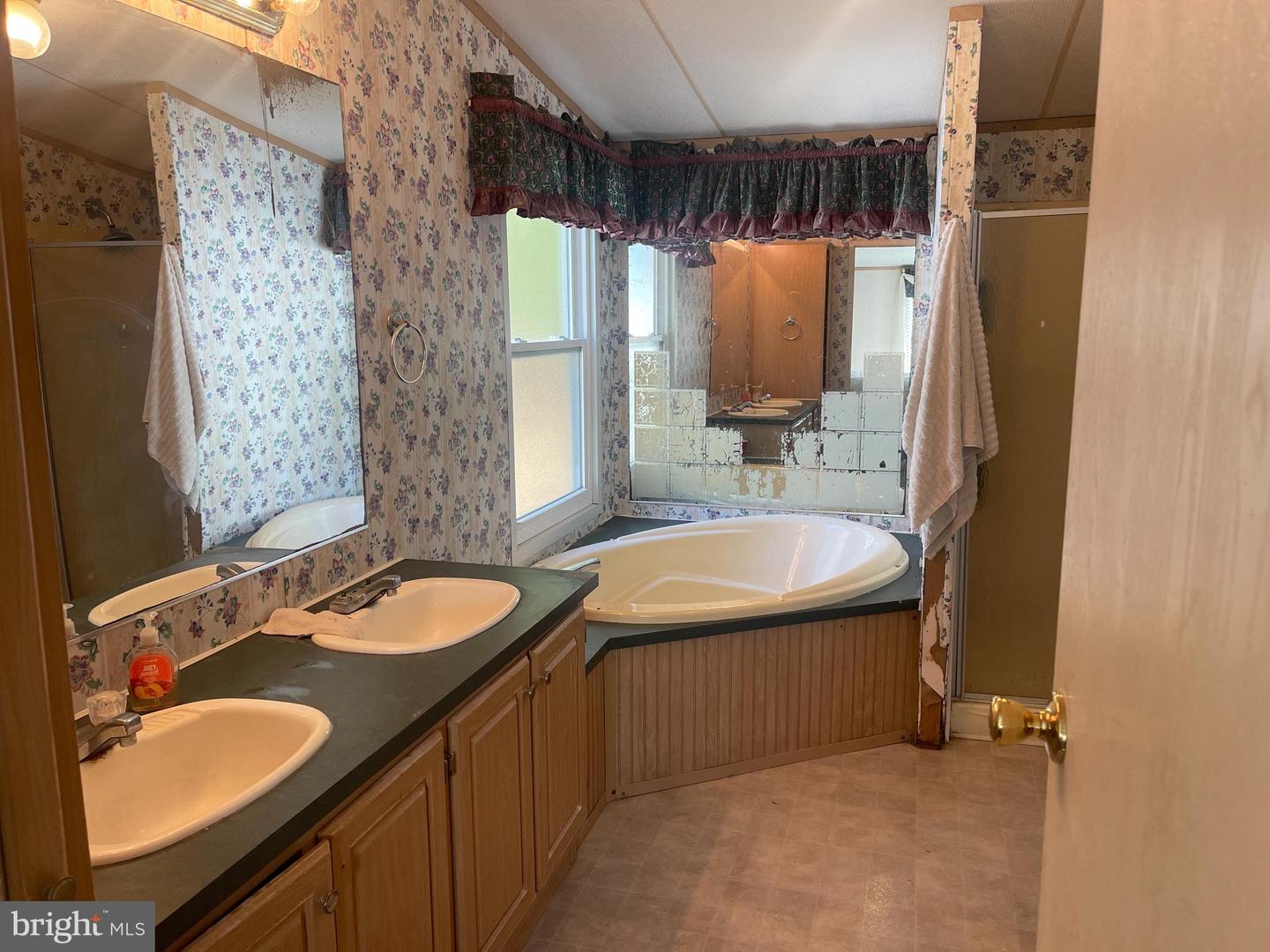 653 BLACKBEARD POND, HAGUE, Virginia 22469, 4 Bedrooms Bedrooms, ,2 BathroomsBathrooms,Residential,For sale,653 BLACKBEARD POND,VAWE2009914 MLS # VAWE2009914