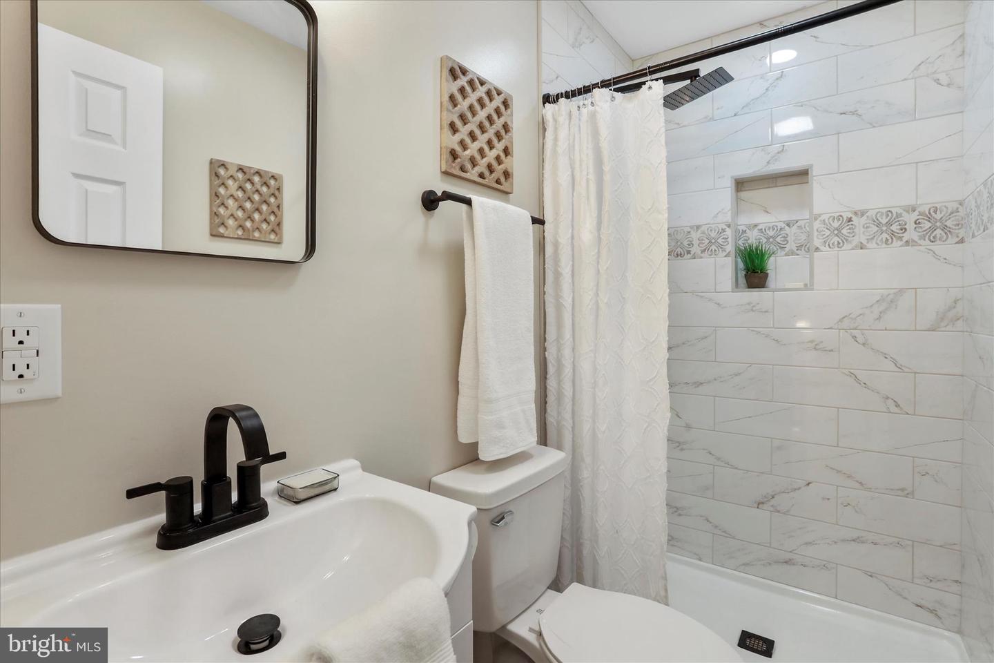 1517 KENDRICK FORD RD, FRONT ROYAL, Virginia 22630, 3 Bedrooms Bedrooms, ,2 BathroomsBathrooms,Residential,For sale,1517 KENDRICK FORD RD,VAWR2012794 MLS # VAWR2012794 1517 KENDRICK FORD RD, FRONT ROYAL, Virginia 22630, 3 Bedrooms Bedrooms, ,2 BathroomsBathrooms,Residential,For sale,1517 KENDRICK FORD RD,VAWR2012794 MLS # VAWR2012794