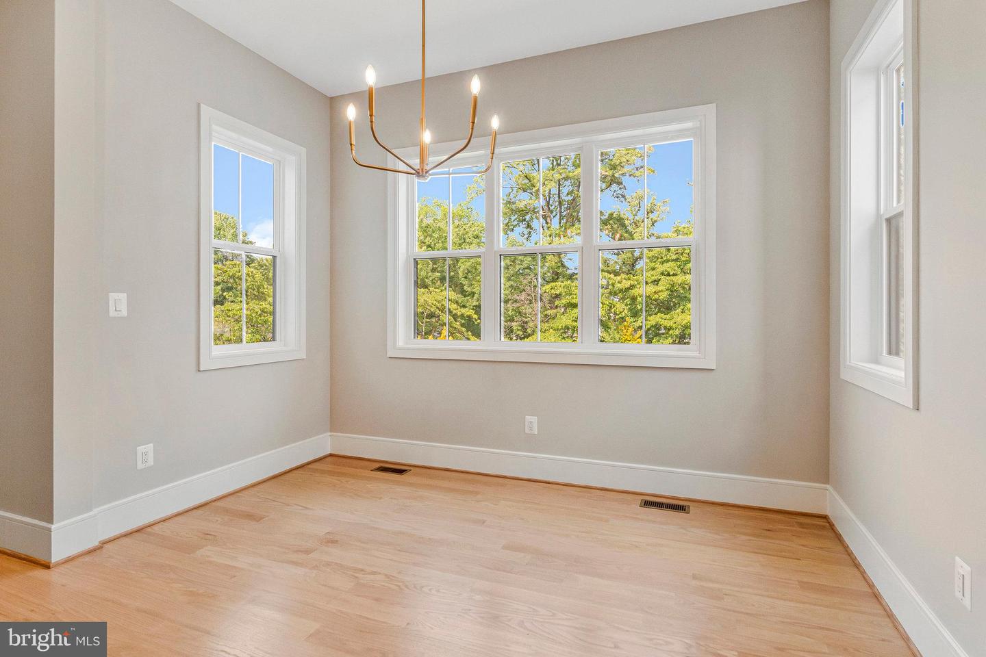 2300 MERIDIAN ST, FALLS CHURCH, Virginia 22046, 7 Bedrooms Bedrooms, ,6 BathroomsBathrooms,Residential,For sale,2300 MERIDIAN ST,VAFX2279362 MLS # VAFX2279362 2300 MERIDIAN ST, FALLS CHURCH, Virginia 22046, 7 Bedrooms Bedrooms, ,6 BathroomsBathrooms,Residential,For sale,2300 MERIDIAN ST,VAFX2279362 MLS # VAFX2279362