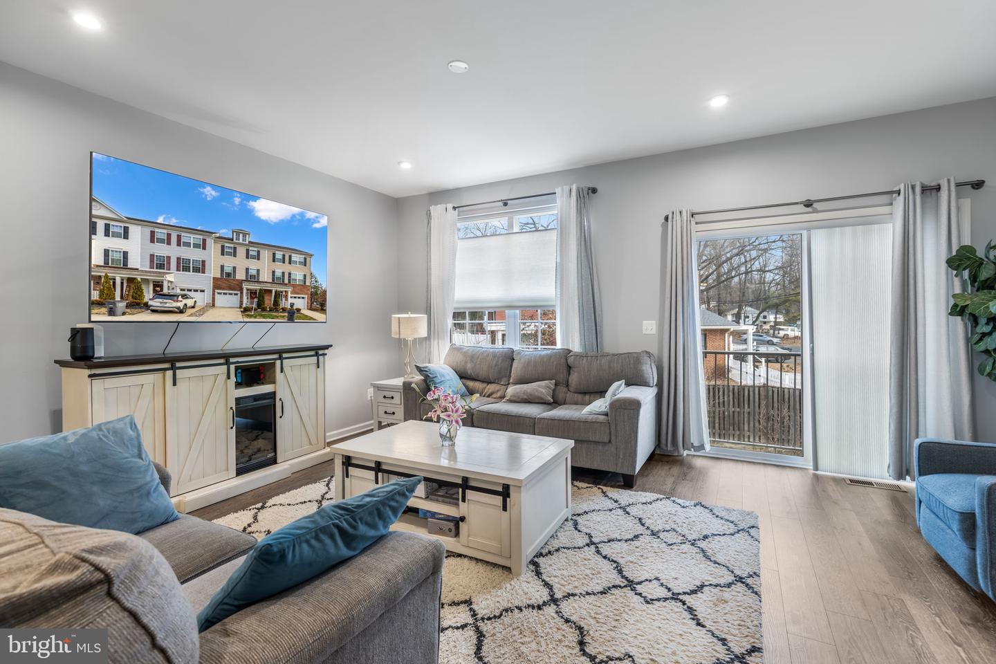 1592 DOROTHY LN, WOODBRIDGE, Virginia 22191, 4 Bedrooms Bedrooms, ,3 BathroomsBathrooms,Residential,For sale,1592 DOROTHY LN,VAPW2108030 MLS # VAPW2108030